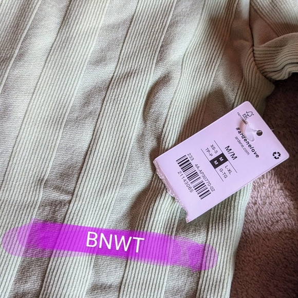 Ardene size Medium NWT sage green long sleeve crop style t shirt pullover - Picture 9 of 9